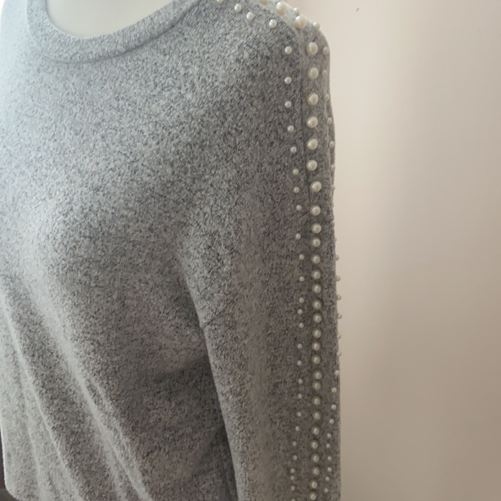 H&M Sweater Top - Picture 2 of 6